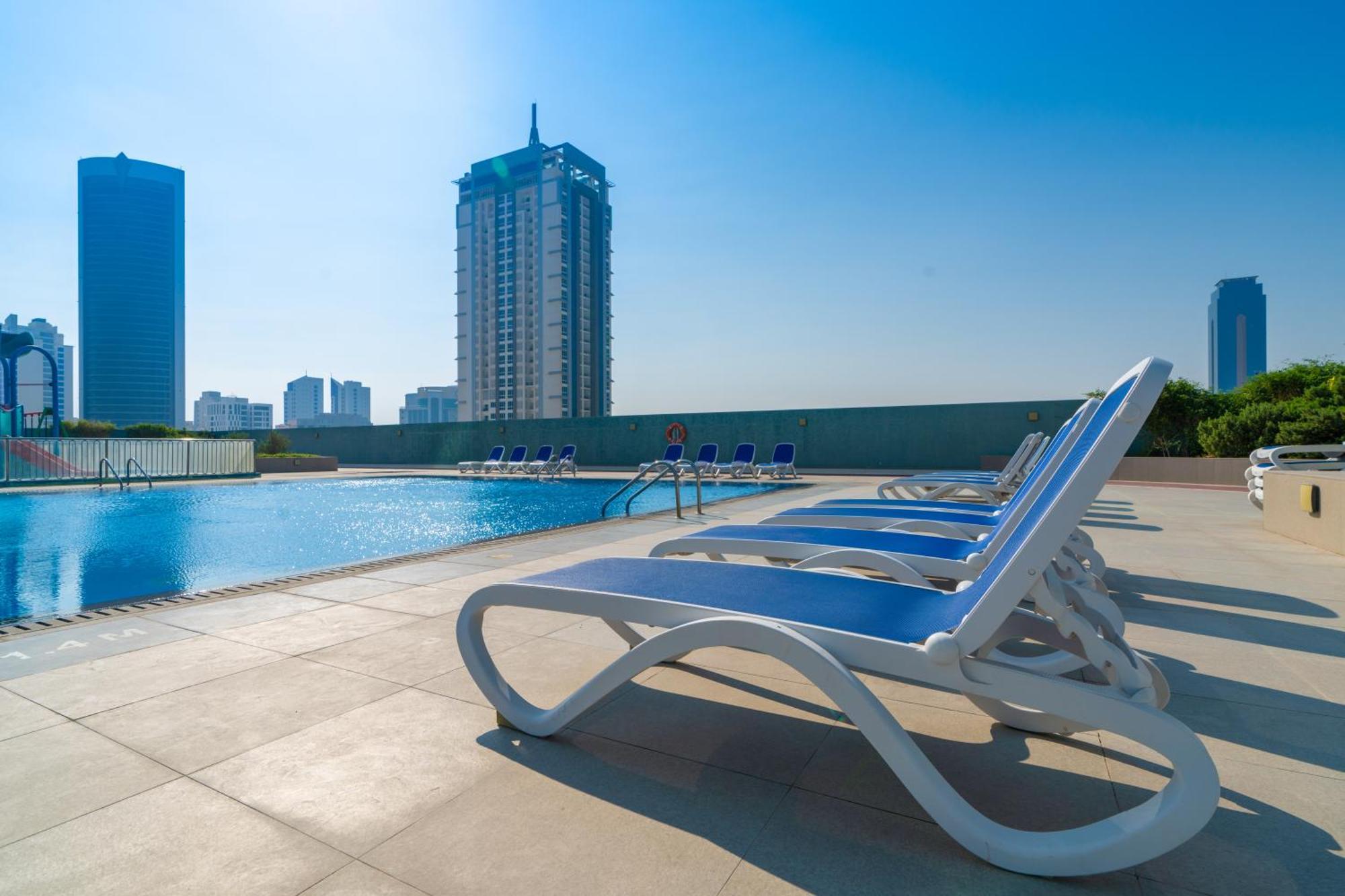 S Plaza Suites Hotel Seef Luaran gambar
