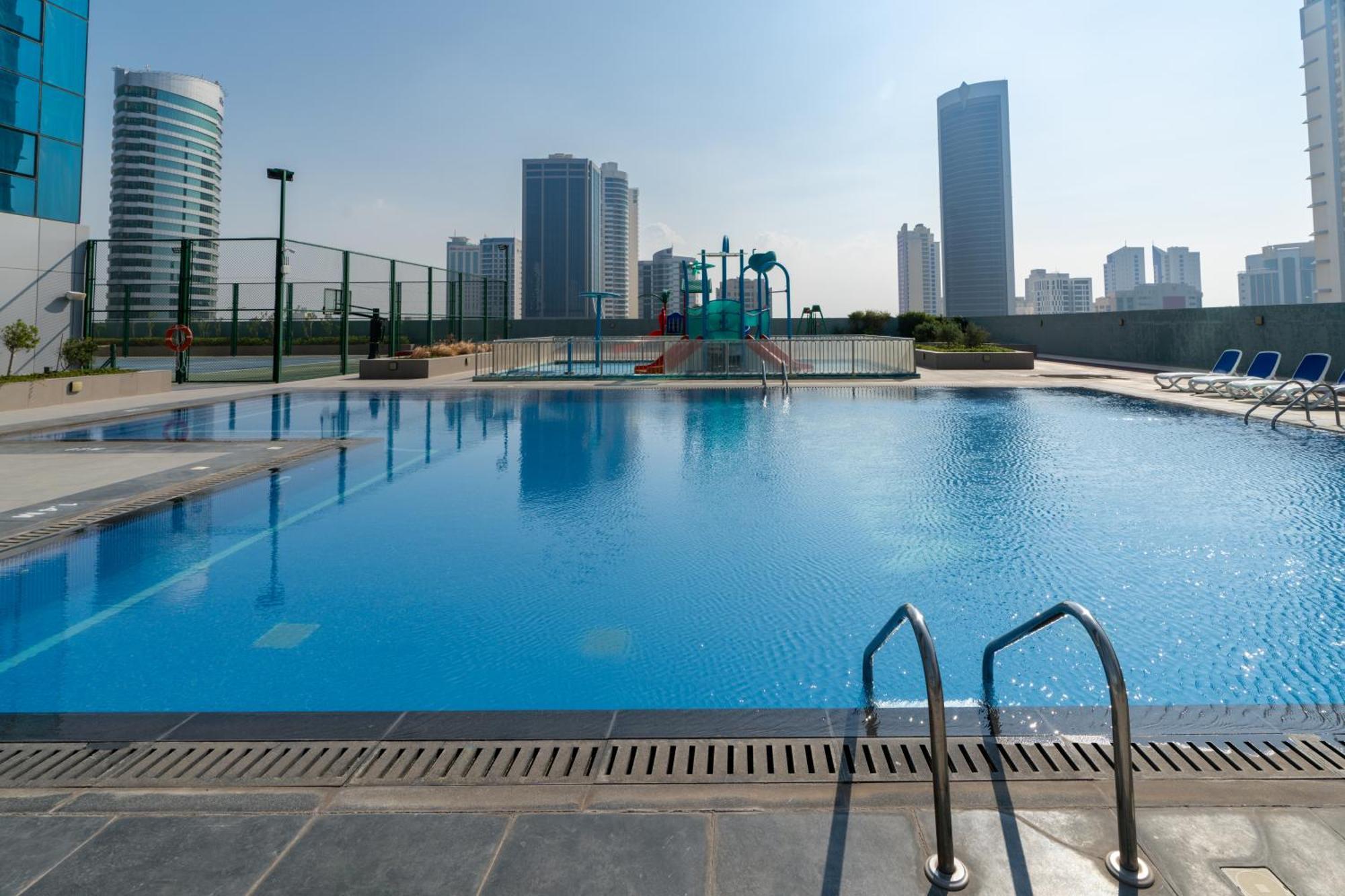 S Plaza Suites Hotel Seef Luaran gambar