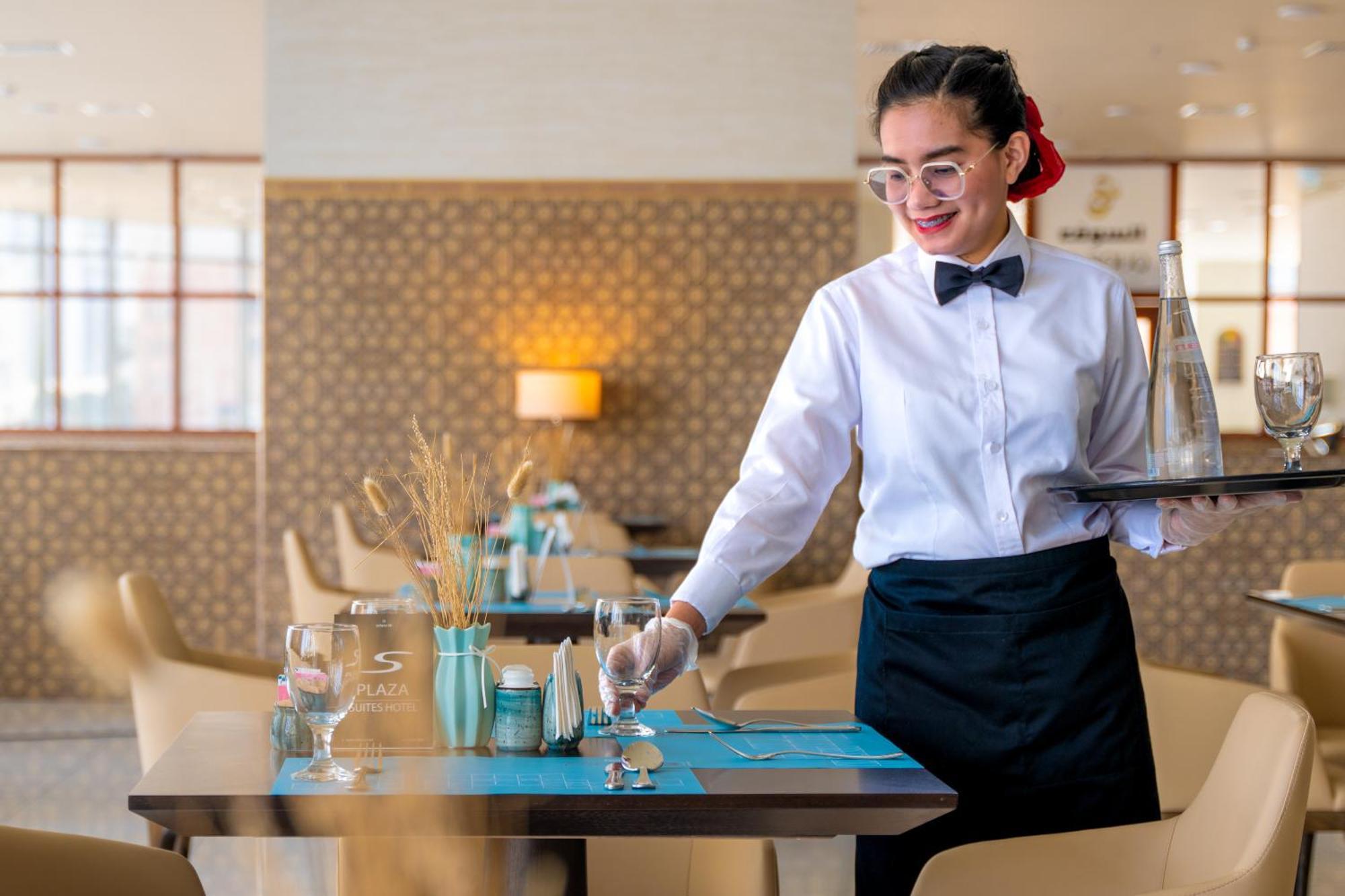 S Plaza Suites Hotel Seef Luaran gambar