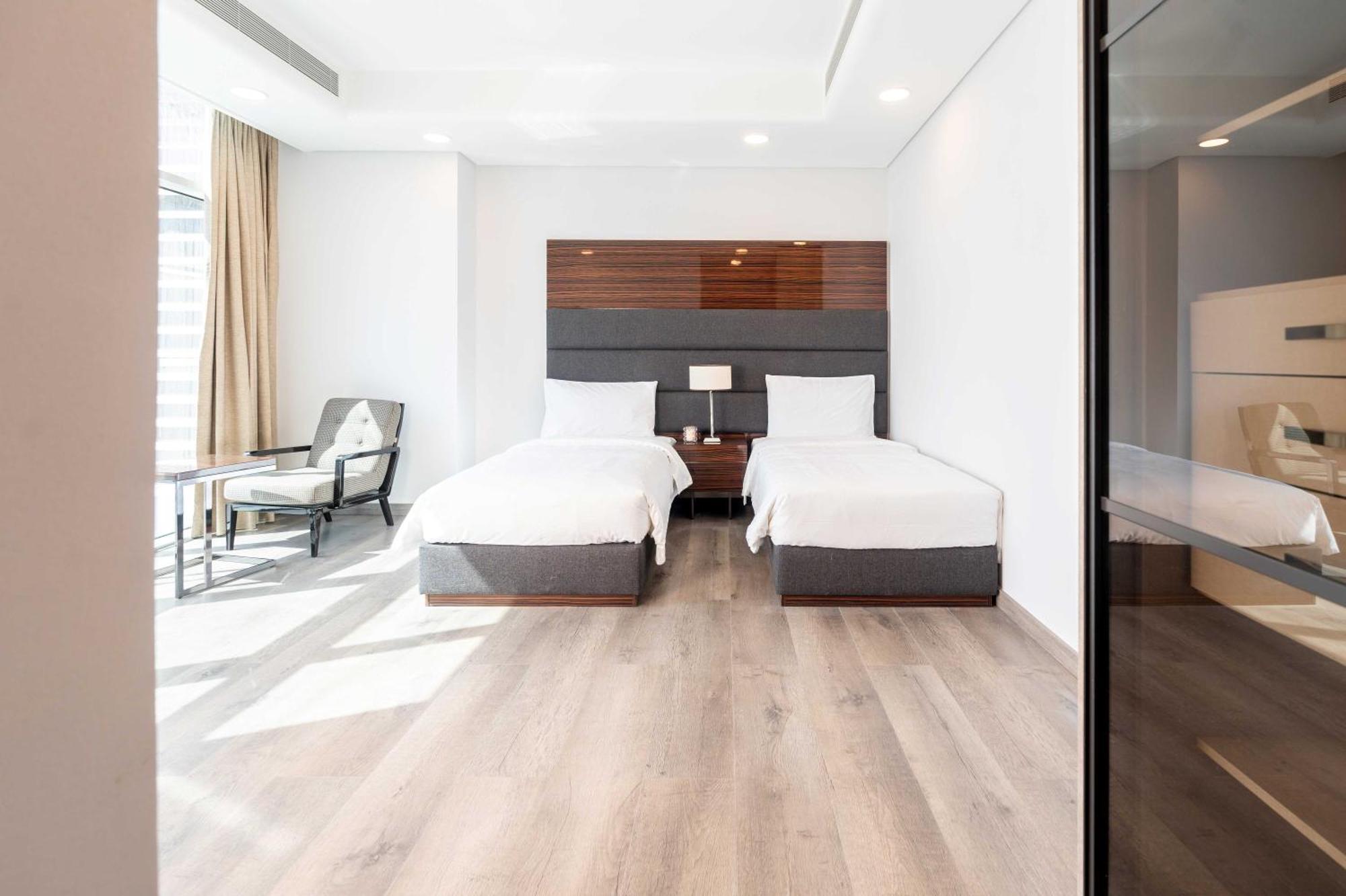 S Plaza Suites Hotel Seef Luaran gambar